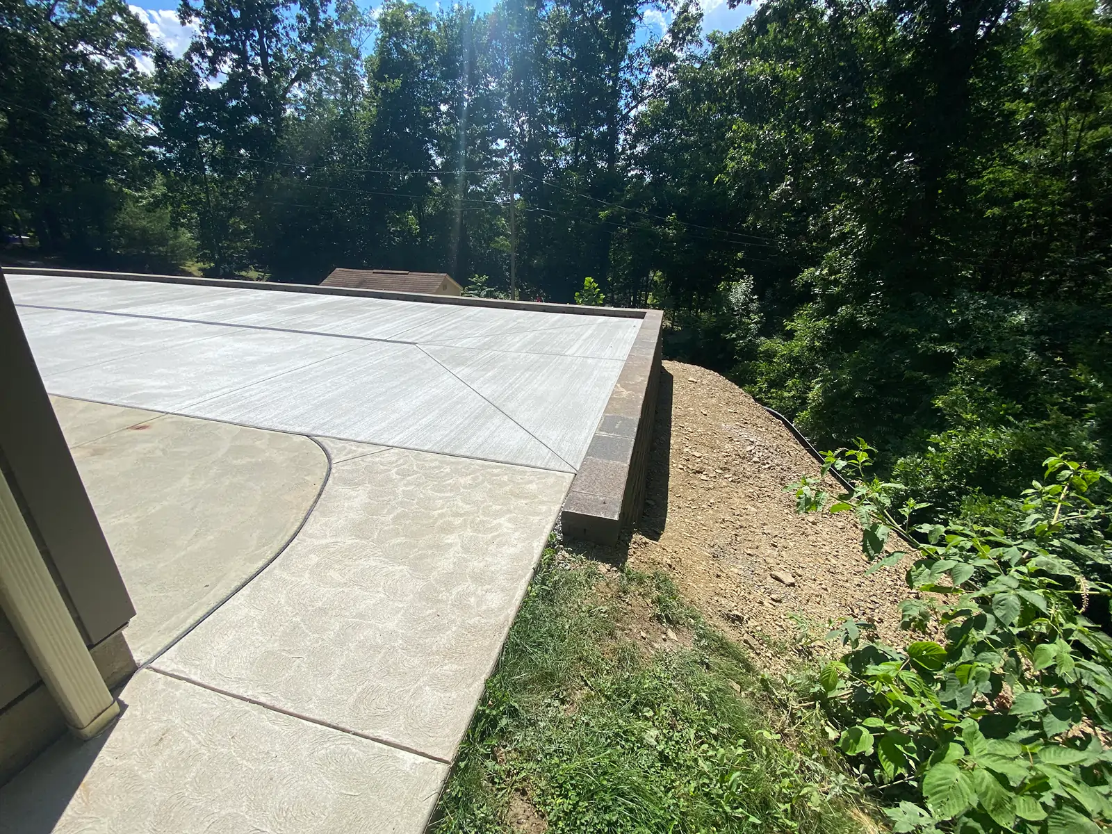 Wall-And-Concrete-Driveway-Fretto-After-8-1